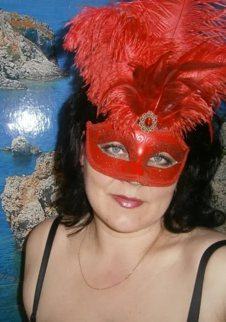 Я Лукреция, 51, из Арсеньева, ищу знакомство для приятного времяпровождения