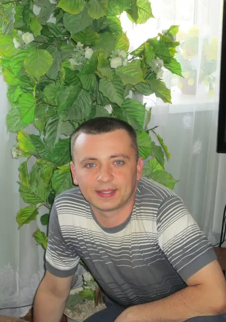 Денис из Новогрудка, ищу на сайте знакомства без обязательств