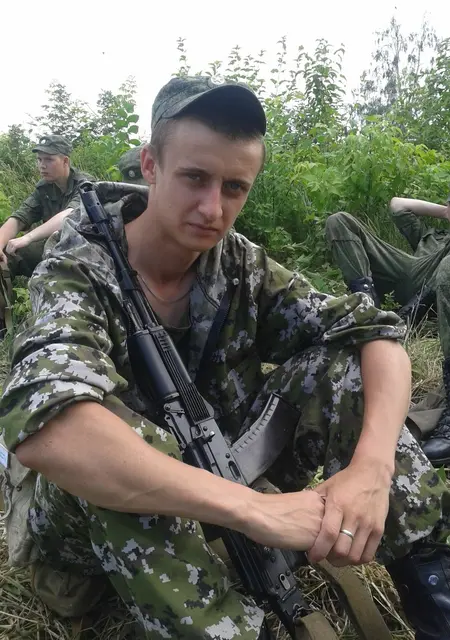 Я Влад, 33, знакомлюсь без обязательств в Людинове