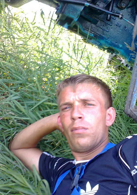 Я Андрей, 29, из Гурьевска, ищу знакомство для приятного времяпровождения