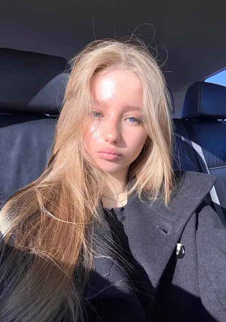 Я Корделия, 20, из Санкт-Петербурга, ищу знакомства без обязательств