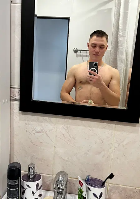 Я Олег, 26, из Нового Уренгоя, ищу знакомства без обязательств