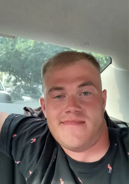 Я Слава, 21, знакомлюсь для общения в Перми