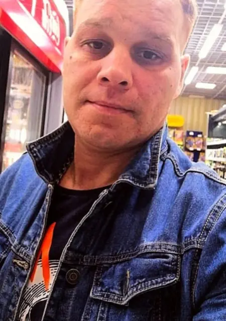 Я Дениска, 40, из Норильска, ищу знакомство для постоянных отношений