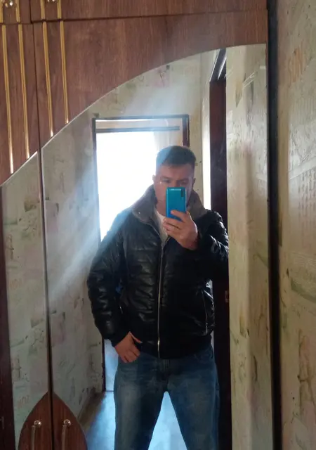 Валерий из Днепра, ищу на сайте знакомства на одну ночь