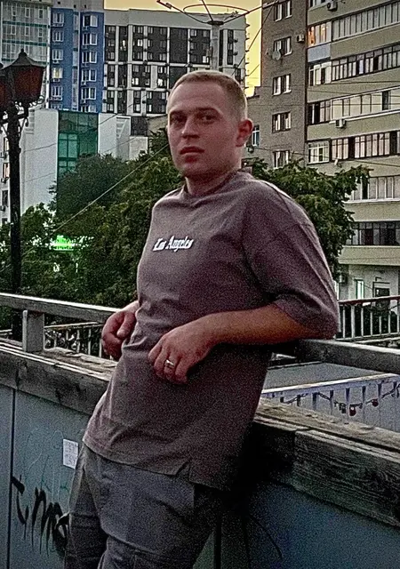 Денис из Батайска, мне 25, познакомлюсь для приятного времяпровождения