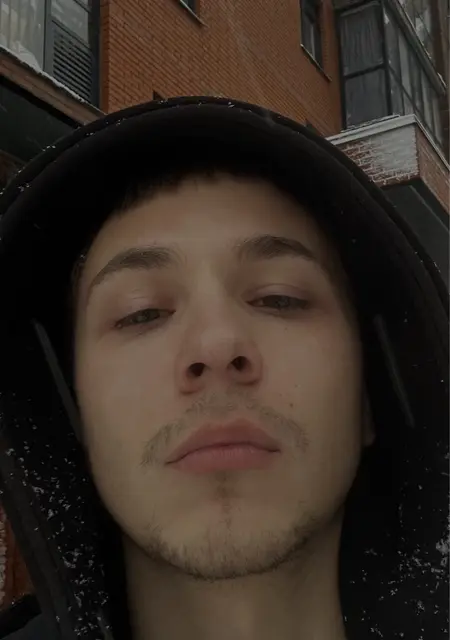 Я Иван, 19, из Новосибирска, ищу знакомства без обязательств