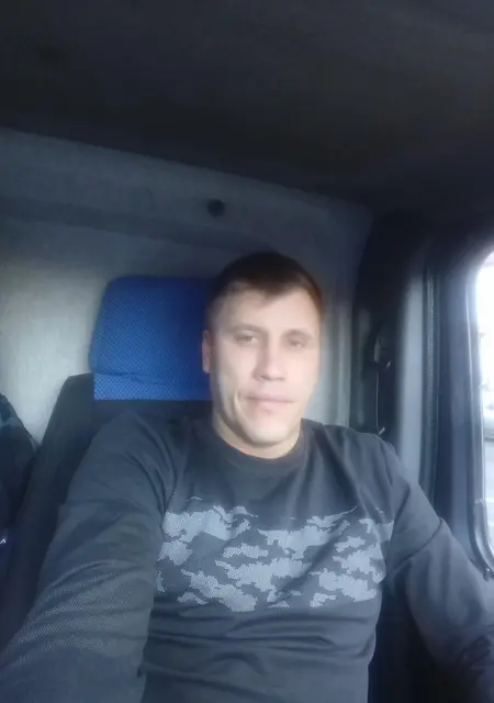 Слава из Туапсе, мне 43, познакомлюсь на одну ночь