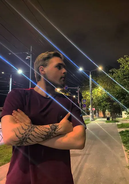 Сережа из Севастополя, мне 18, познакомлюсь для приятного времяпровождения