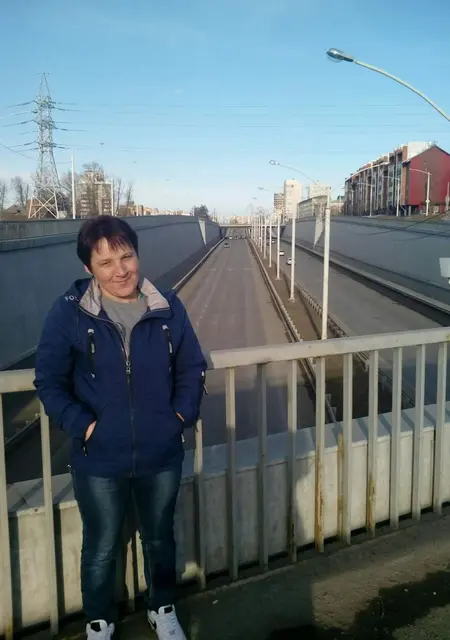 Я Elena, 40, из Иркутска, ищу знакомство для постоянных отношений