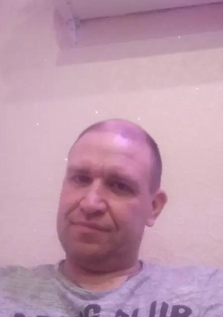 Андрей из Северодвинска, мне 46, познакомлюсь на одну ночь