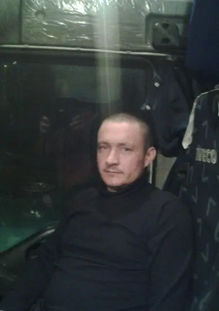 Андрей из Серпухова, мне 47, познакомлюсь на одну ночь