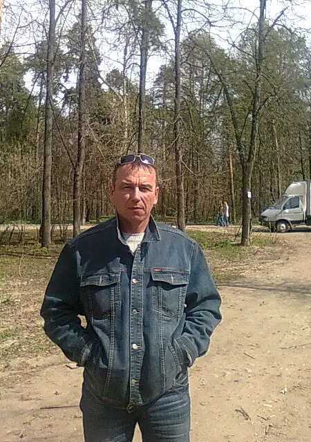 Александр из Дзержинска, ищу на сайте постоянные отношения