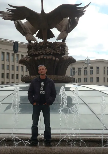 Олег из Барановичей, мне 46, познакомлюсь для дружбы