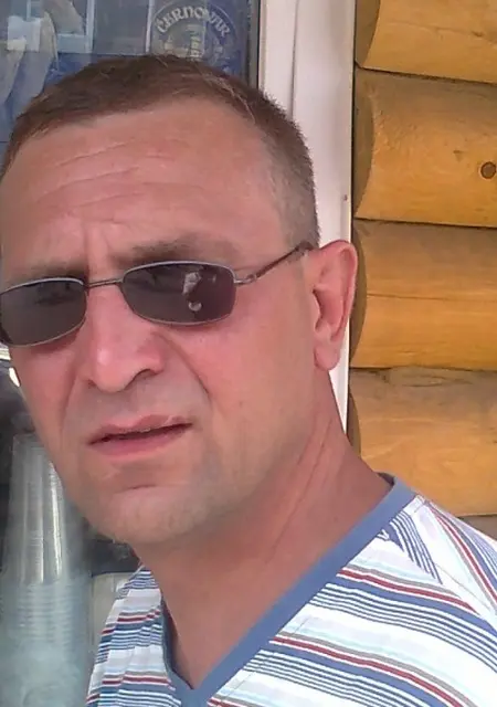 Дима из Челябинска, мне 58, познакомлюсь на одну ночь