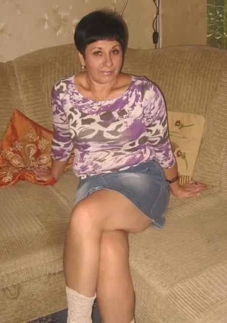 Лера з Києва, мені 57 років, познайомлюсь без зобов'язань