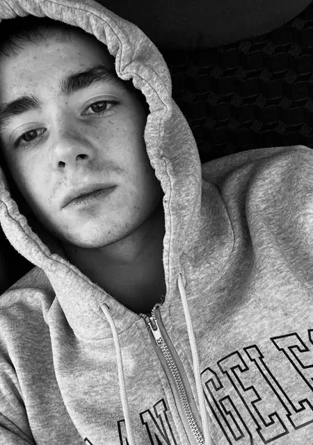 Я Денис, 23, из Кубинки, ищу знакомство для приятного времяпровождения