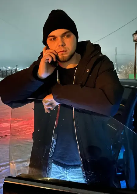 Я Артём, 24, из Москвы, ищу знакомство для вирта