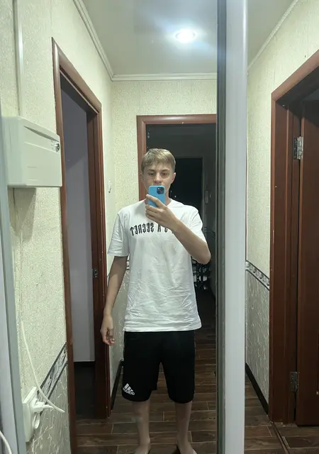 Саша из Абакана, мне 19, познакомлюсь на одну ночь