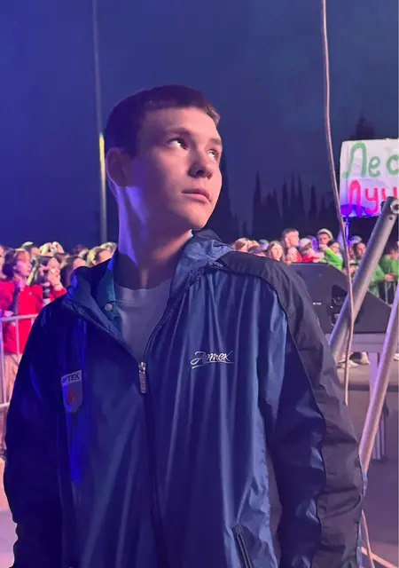 Я Алим, 18, из Курска, ищу знакомство для общения