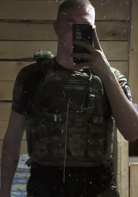 Я Дмитрий, 19, знакомлюсь без обязательств в Кирове