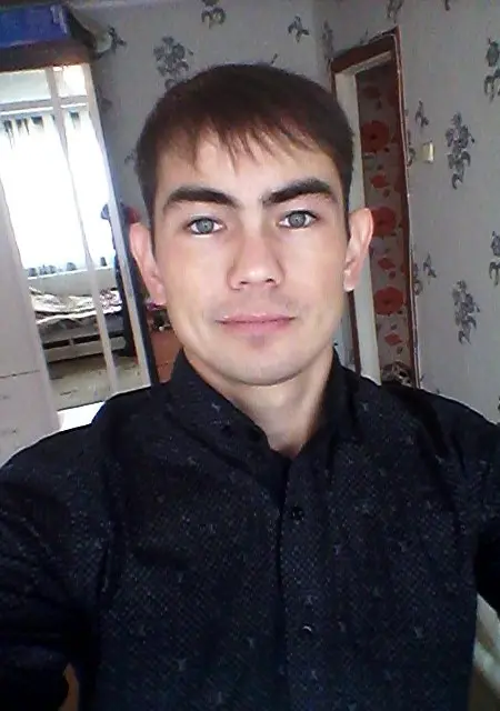 Аскат из Энгельса, мне 34, познакомлюсь для общения