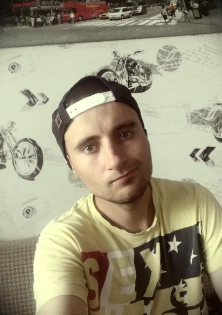 Я Андрей, 38, из Солигорска, ищу знакомства на одну ночь