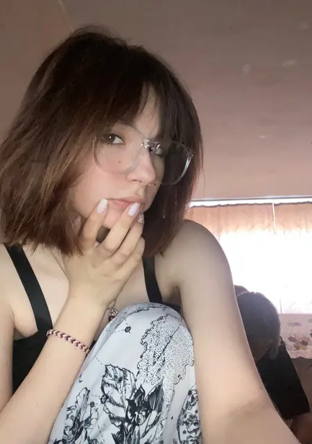 Я Вероника, 20, из Омска, ищу знакомства без обязательств