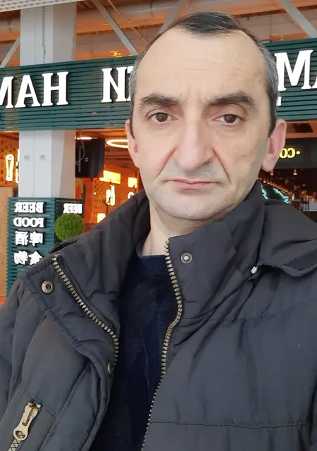 Artur из Томска, ищу на сайте знакомства без обязательств