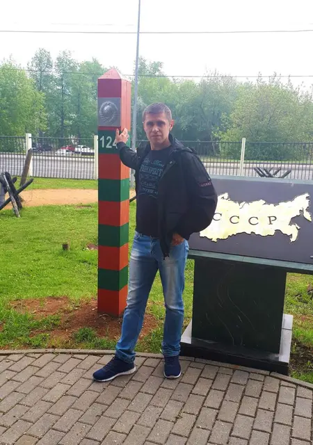 Саня из Ливен, ищу на сайте знакомства без обязательств