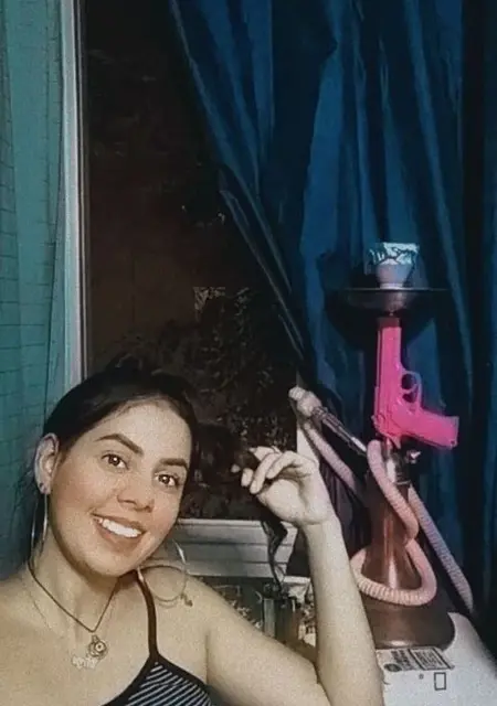 Soy Mtt, 23 años de Madrid, busco conocer gente