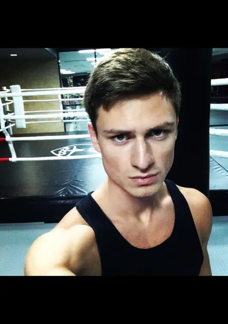 Я Виктор, 35, знакомлюсь без обязательств в Кореновске