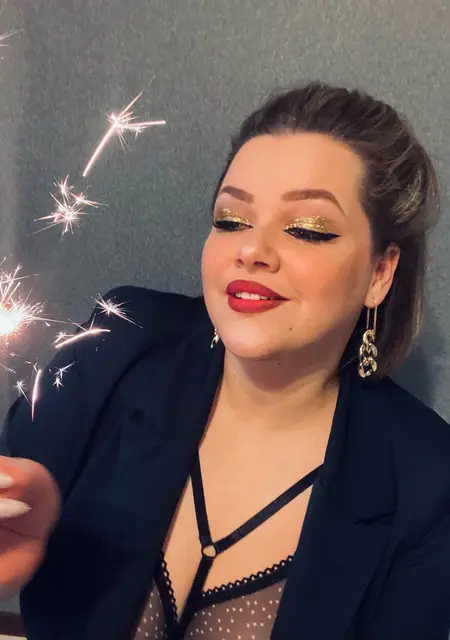 Ирина из Екатеринбурга, ищу на сайте приятное времяпровождение