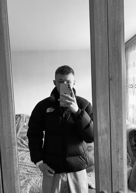 Я Макс, 19, из Петропавловска-Камчатского, ищу знакомство для постоянных отношений