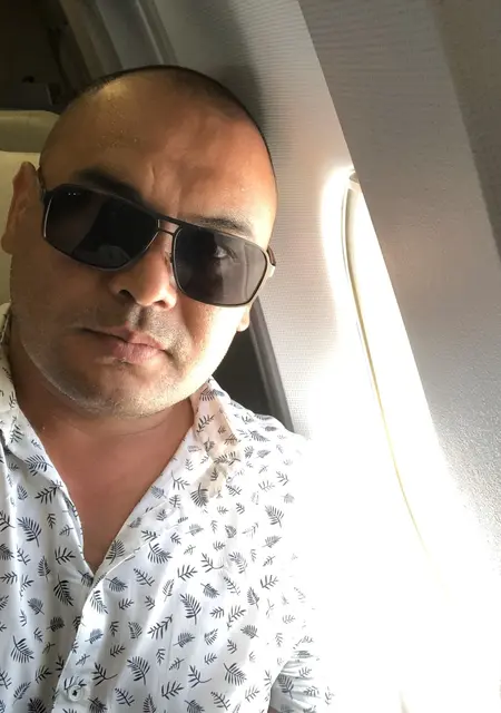 Я Арнур, 41, знакомлюсь для постоянных отношений в Алматы