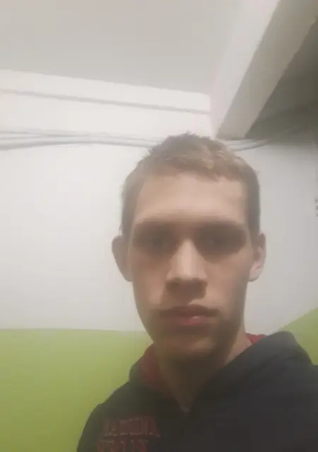 Я Максим, 21, знакомлюсь на одну ночь в Шуе