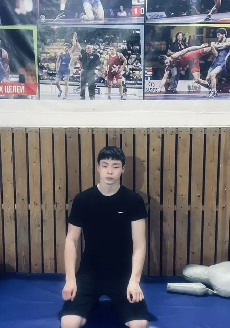 Диас из Астрахани, мне 18, познакомлюсь для открытые отношения