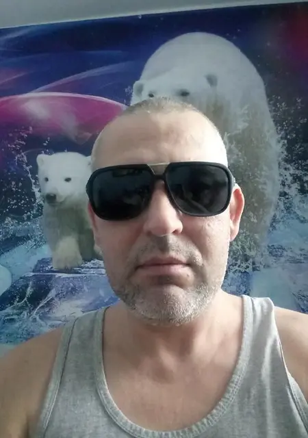 Александр из Чегдомына, ищу на сайте знакомства на одну ночь