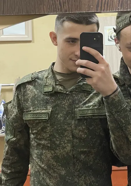 Я Иван, 19, из Смоленска, ищу знакомство для общения