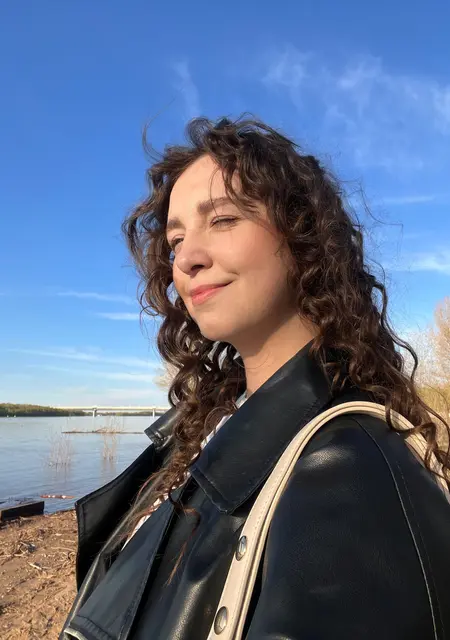 Я Аврора, 22, из Омска, ищу знакомство для совместных путешествий
