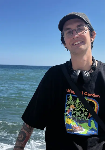 Я Владислав, 24, из Санкт-Петербурга, ищу знакомство для постоянных отношений