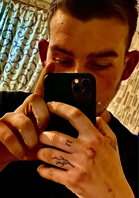 Я Roman, 19, из Благовещенска, ищу знакомство для постоянных отношений