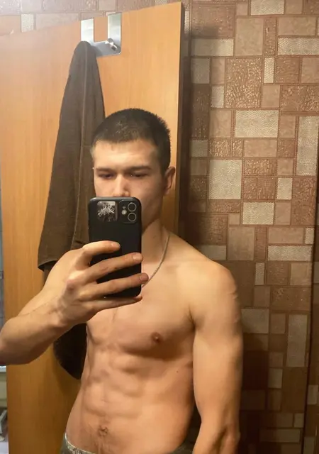 Я Виктор, 25, из Перми, ищу знакомство для открытые отношения