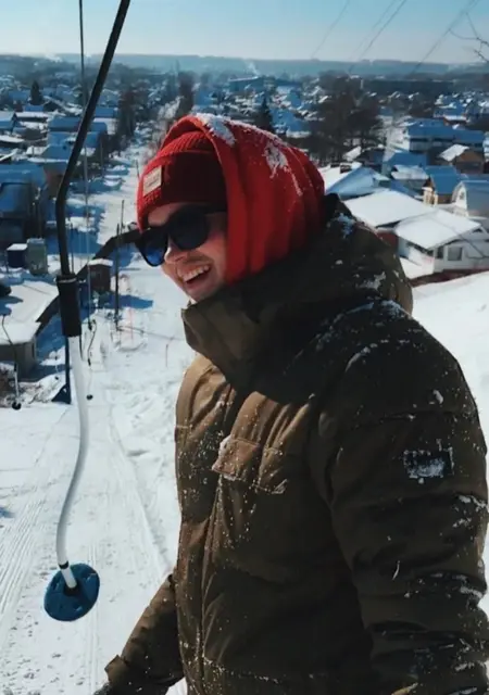 Я Стас, 27, из Кунгура, ищу знакомства без обязательств