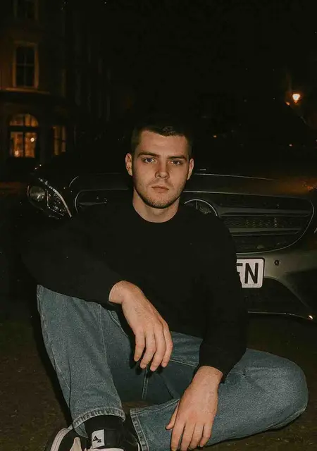 Никита из Нижневартовска, мне 24, познакомлюсь для приятного времяпровождения