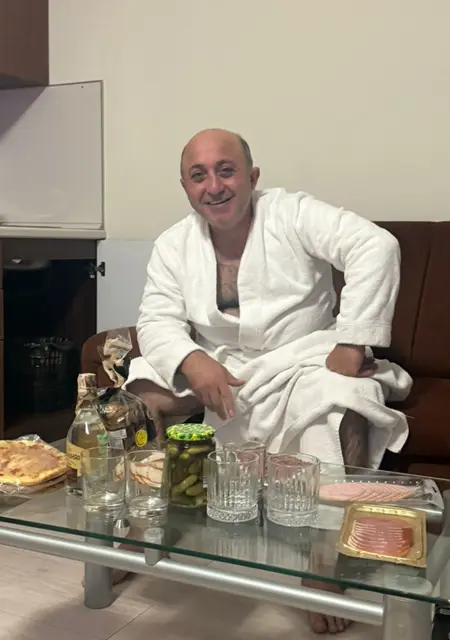 Я Артур, 42, из Старого Оскола, ищу знакомства на одну ночь