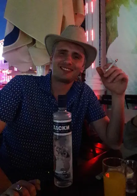 Фунтик из Кабардинки, мне 45, познакомлюсь на одну ночь