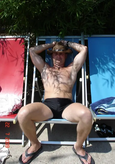 Ivan из Астрахани, ищу на сайте знакомства на одну ночь