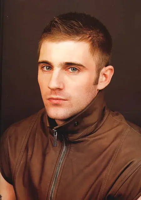 Олег из Североморска, мне 37, познакомлюсь для общения