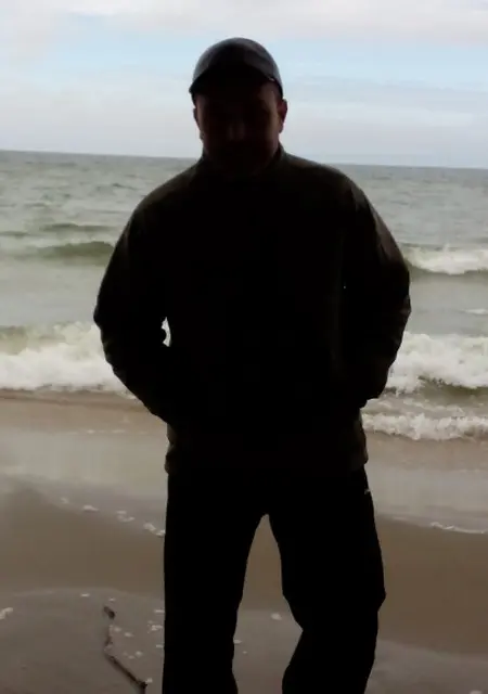 Я Алекс, 49, из Пионерского, ищу знакомства без обязательств